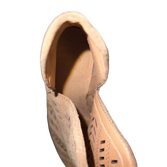 FRYE AND CO 7.5 M Allister Feather Bootie Light Burgundy Suede Perforated Ankle - Picture 6 of 7